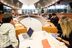 Edite Estrela promove debate via twitter no Parlamento Europeu - 2