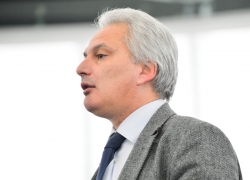 Luís Paulo Alves no debate em plenário sobre proteção dos animais durante o transporte, 11 de dezembro de 2012